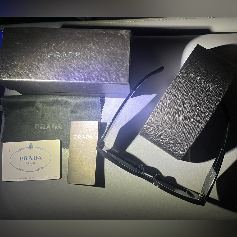 Unisex Prada sunglasses - Picture 5 of 6